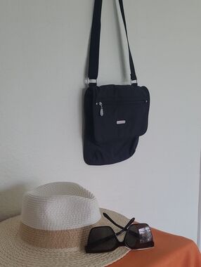 Baggalini Black Women's Crossbody Shoulder Bag - Nylon Everyday